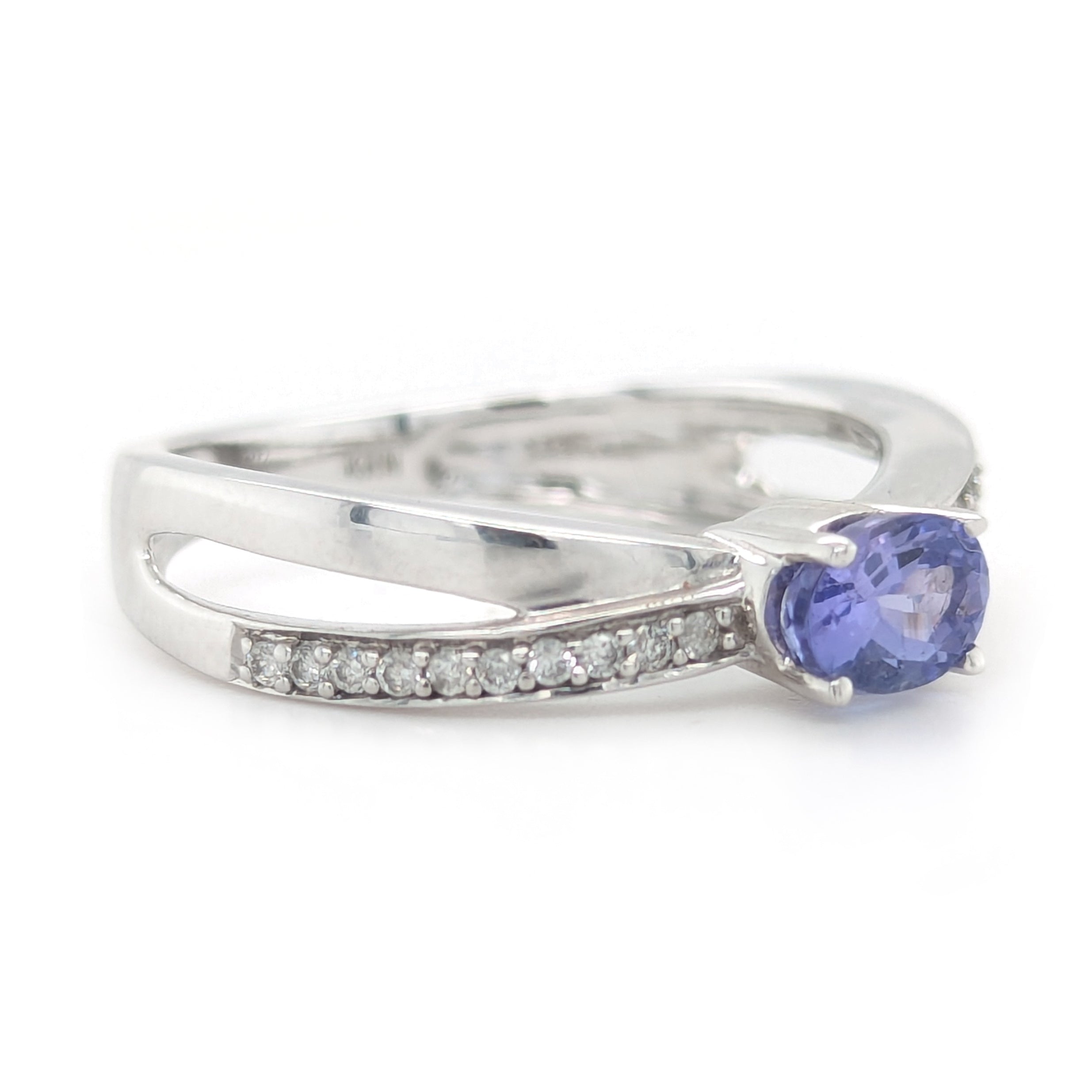 Tanzanite and Diamond Ring in 14kt White Gold