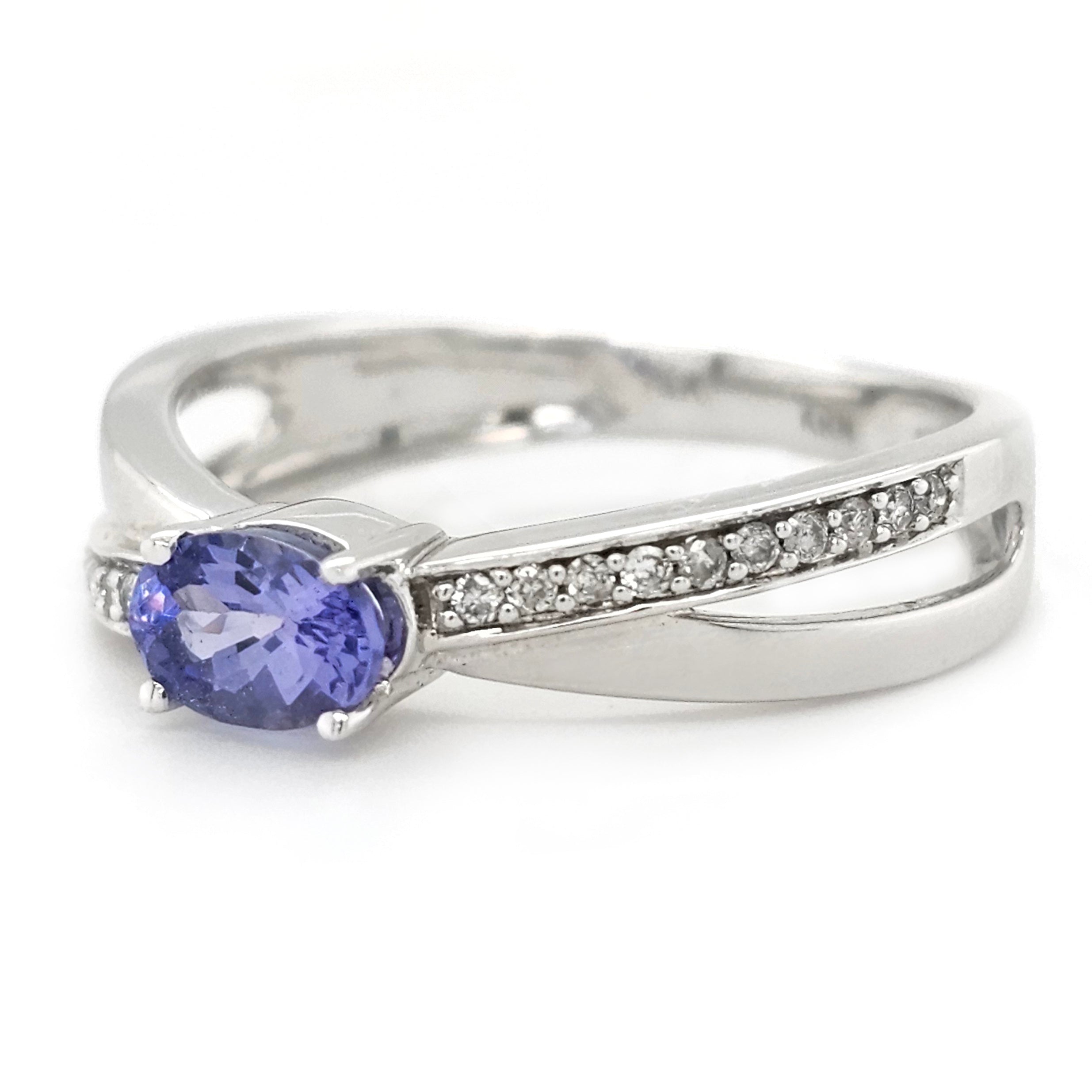 Tanzanite and Diamond Ring in 14kt White Gold