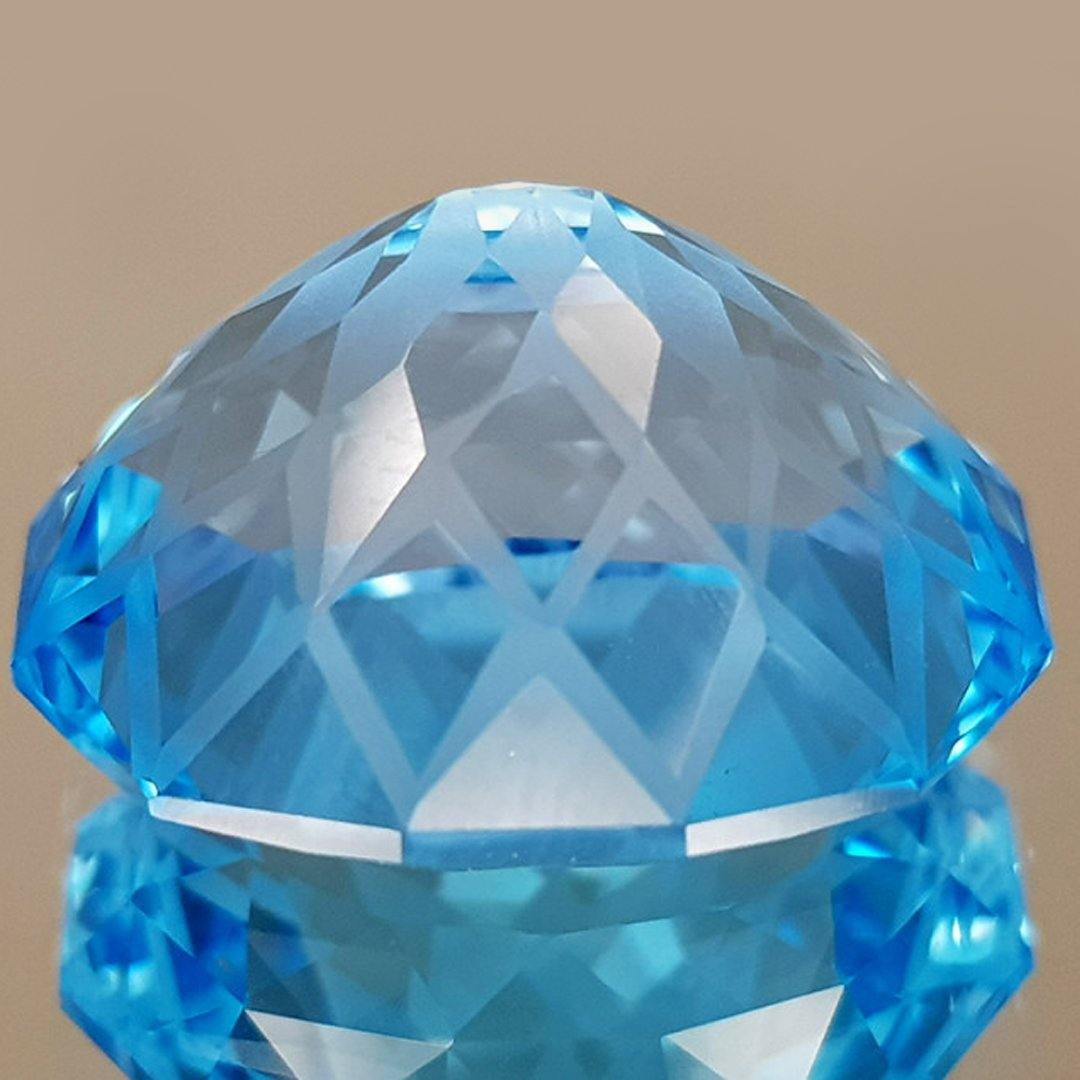 21.26ct Precision Cut Blue Topaz - The Rutile Ltd