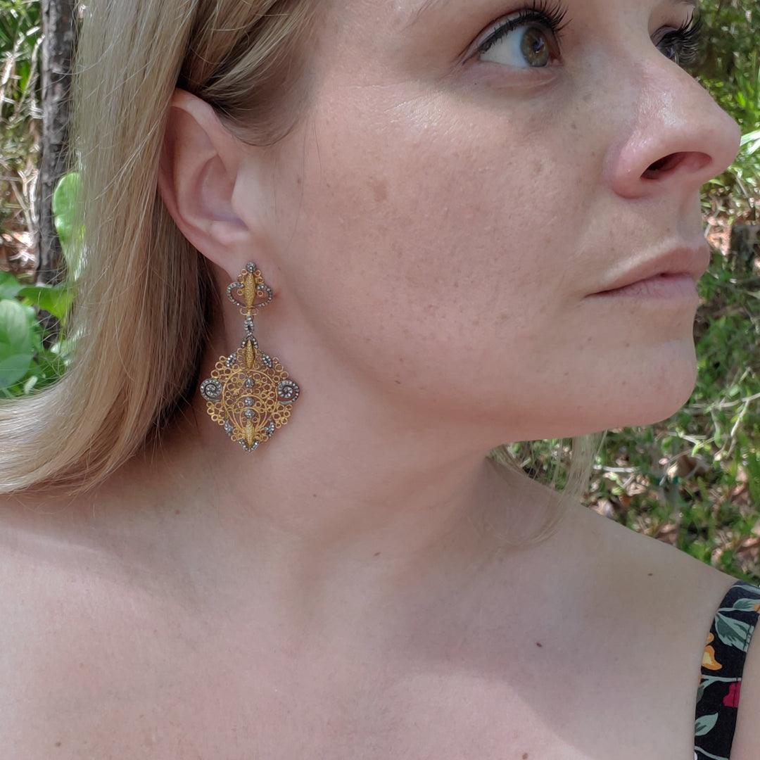 “Hawa” - Earrings with Black Diamonds in 18kt Yellow Gold by JS Noor - The Rutile Ltd