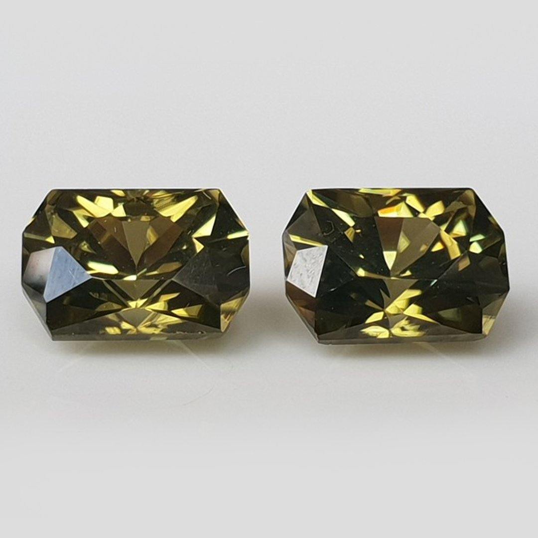 6.60ct Golden-Green Zircon pair - Rare Color Master cut - The Rutile Ltd
