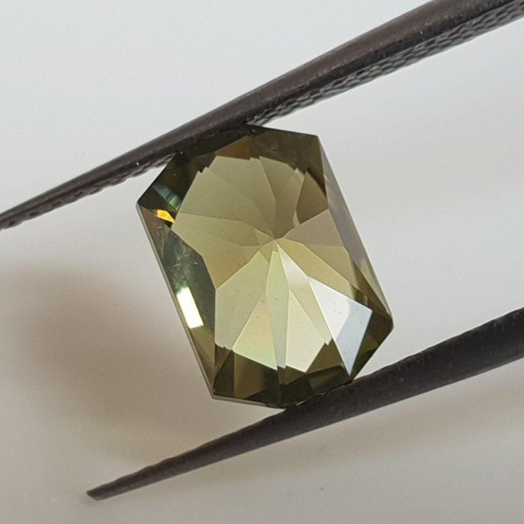 6.60ct Golden-Green Zircon pair - Rare Color Master cut - The Rutile Ltd