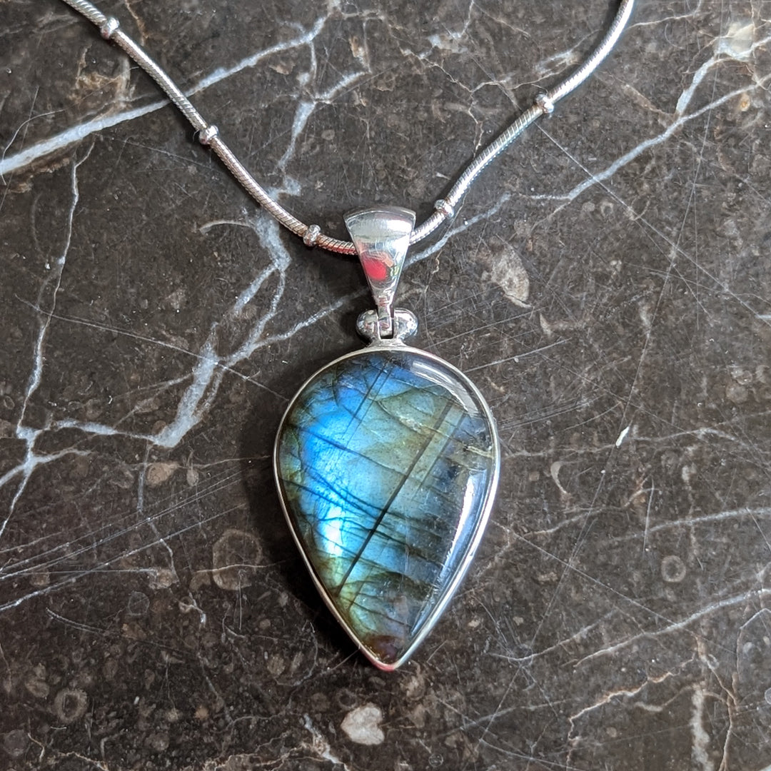 Blue Flash Labradorite Pendant on 16" Beaded Sterling Silver Chain