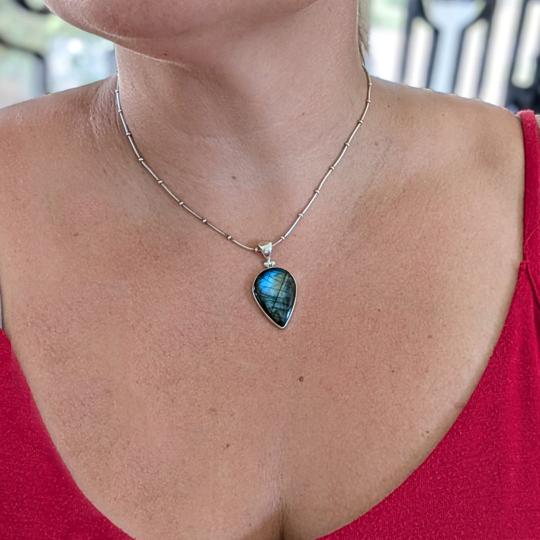 Blue Flash Labradorite Pendant on 16" Beaded Sterling Silver Chain