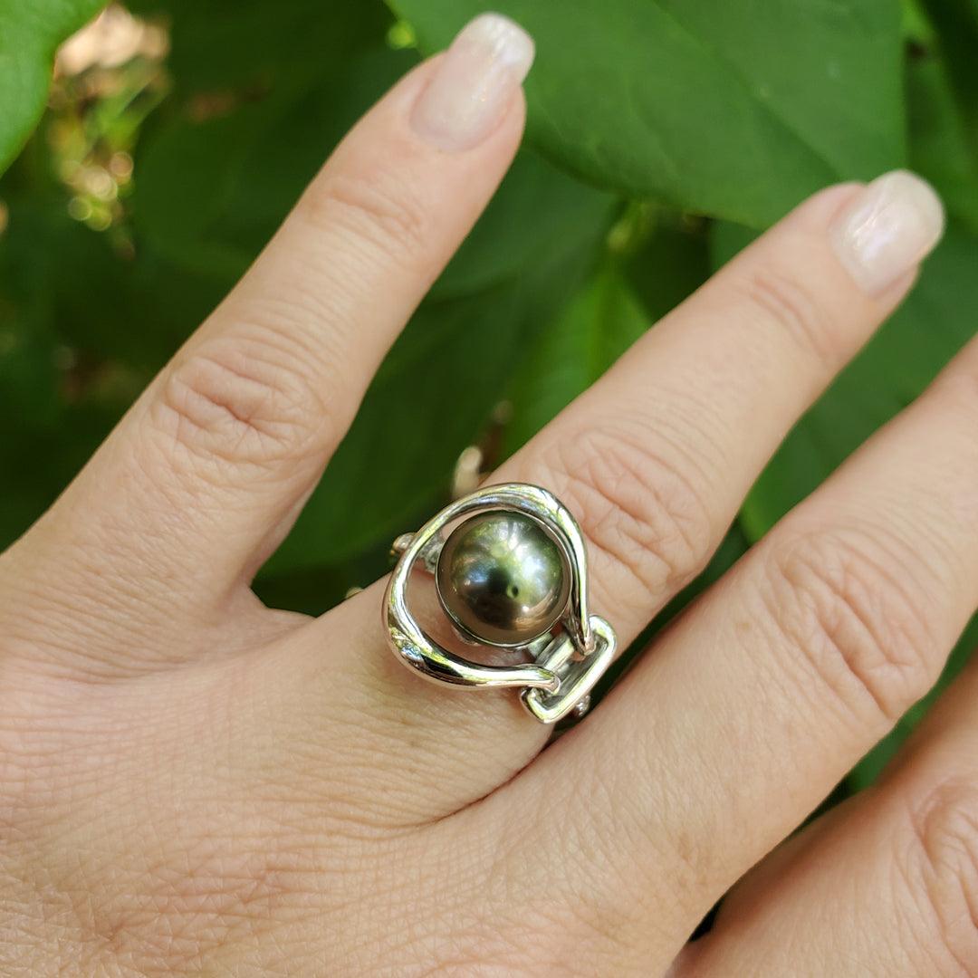 “Perle” - Cultured Tahitian Pearl and White Topaz Sterling Silver Ring - The Rutile Ltd