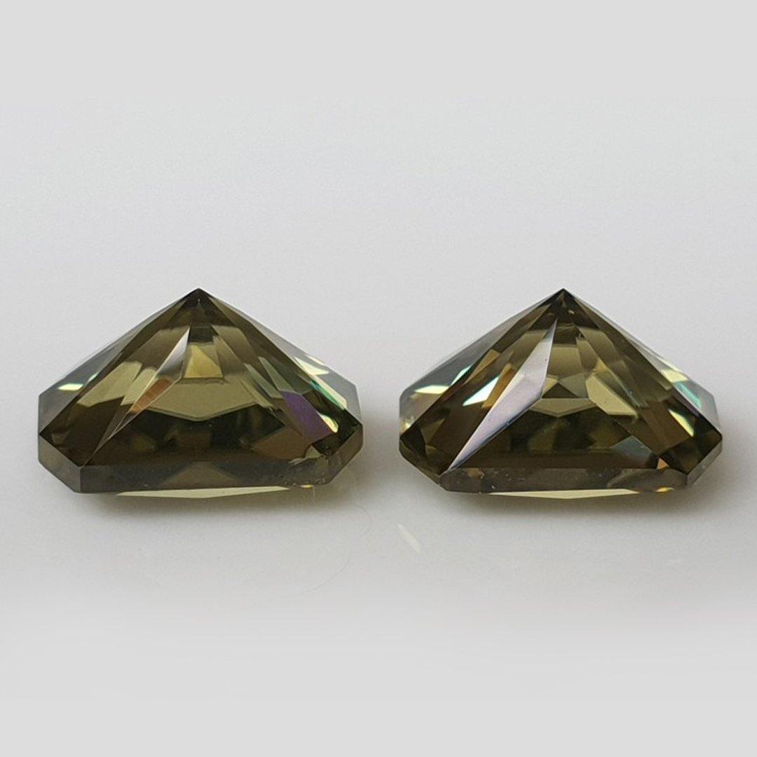 6.60ct Golden-Green Zircon pair - Rare Color Master cut - The Rutile Ltd
